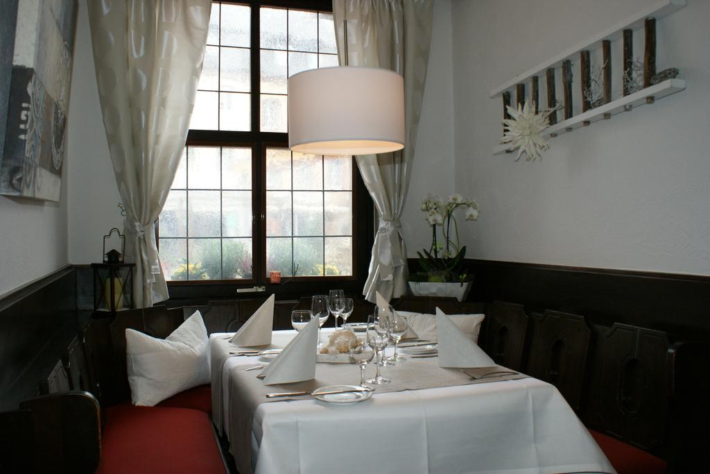 Hotel Restaurant Zunftstube Saarburg Bagian luar foto