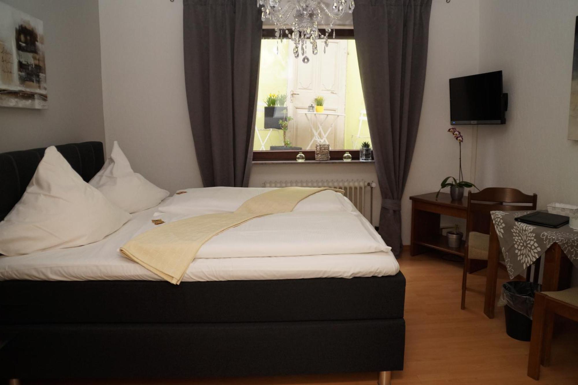 Hotel Restaurant Zunftstube Saarburg Bagian luar foto