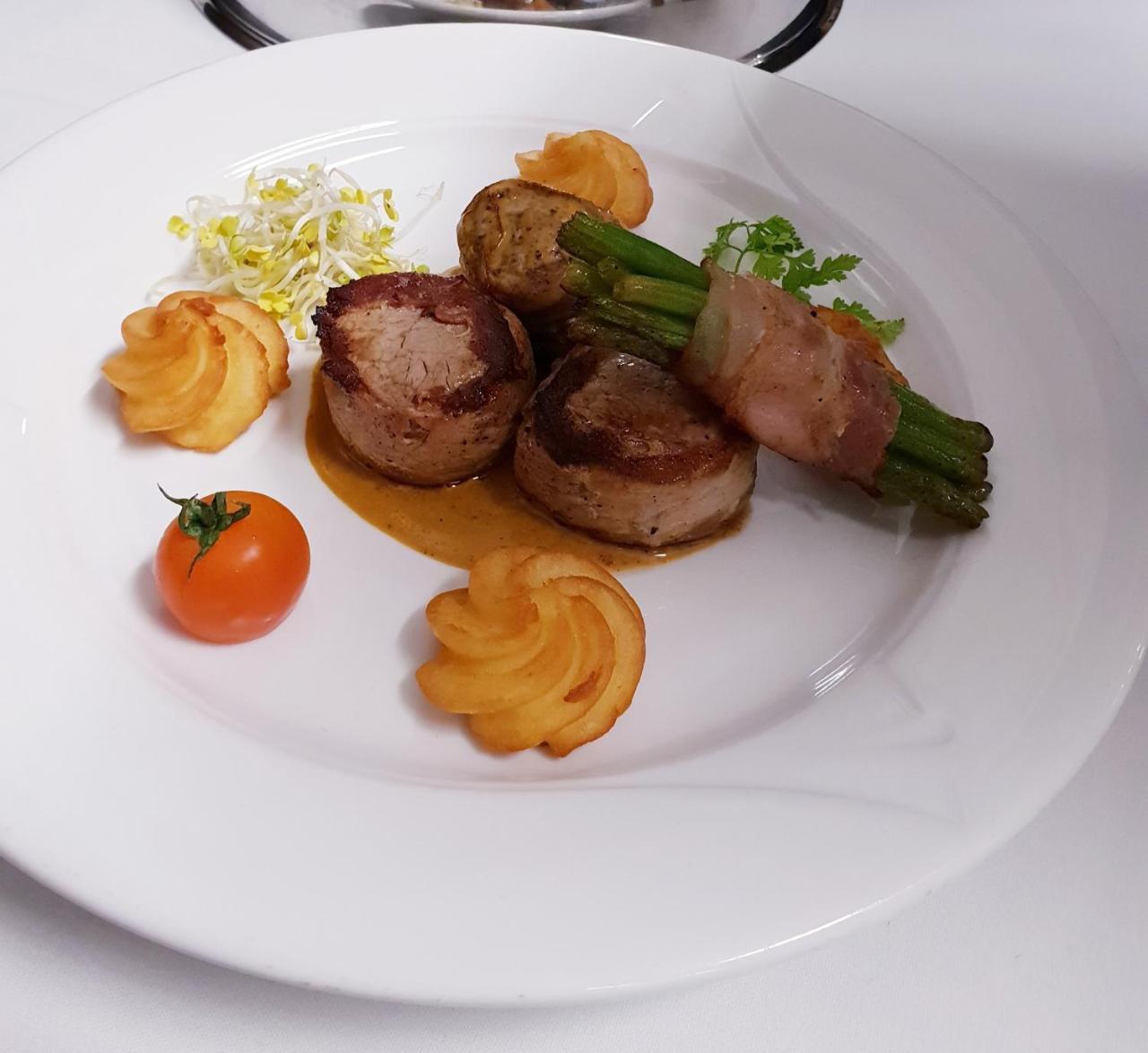 Hotel Restaurant Zunftstube Saarburg Bagian luar foto